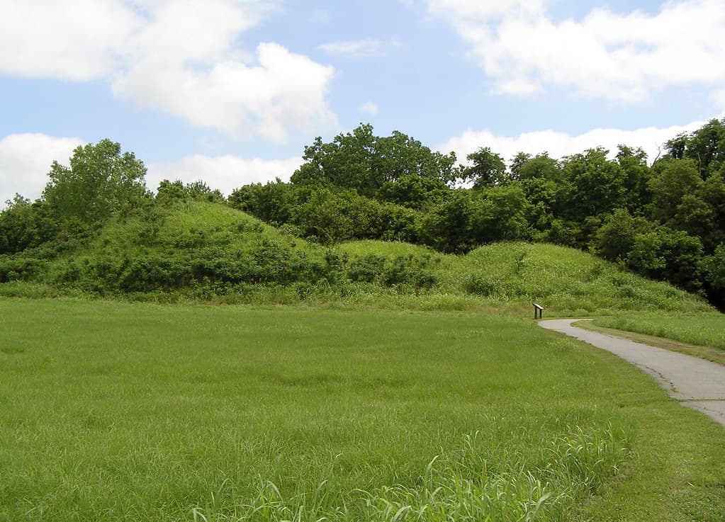 Spiro Mounds State Park