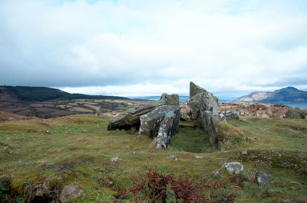 Giants' Graves