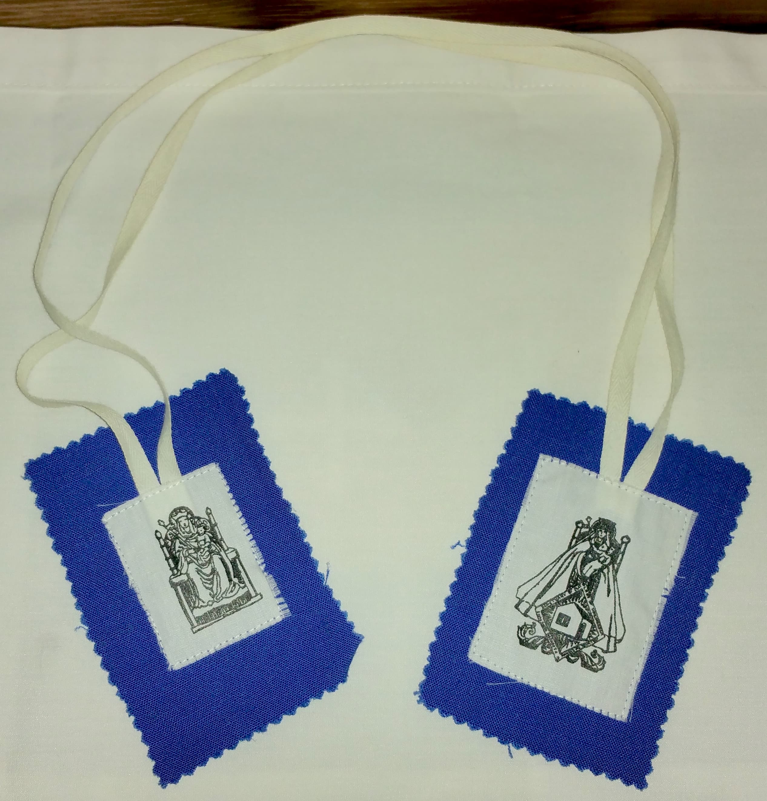 The image is of the Scapular of Our Lady of Walsingham. I clicked this picture on June 06, 2015.