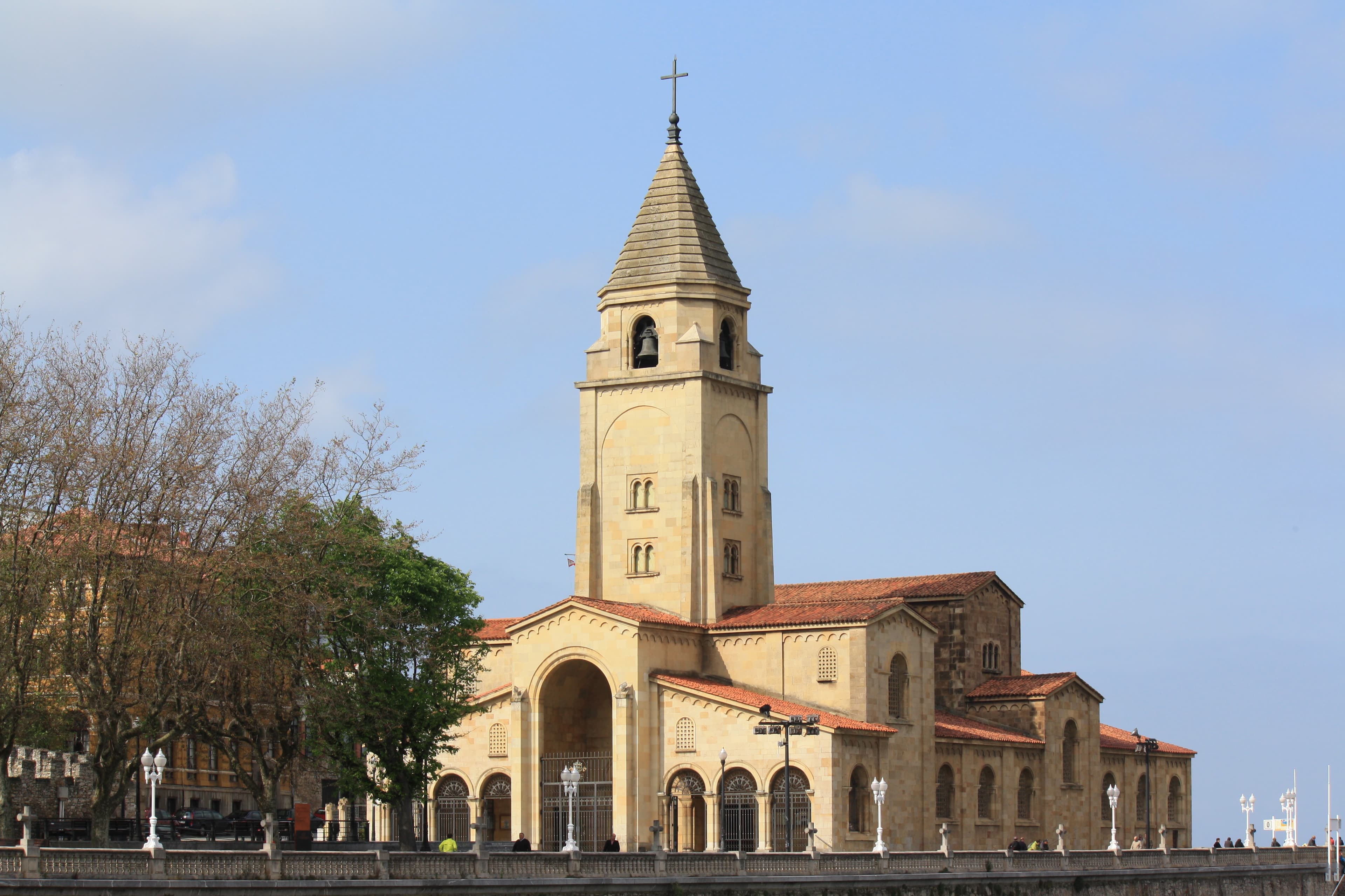Iglesia de San Pedro (Gijón)