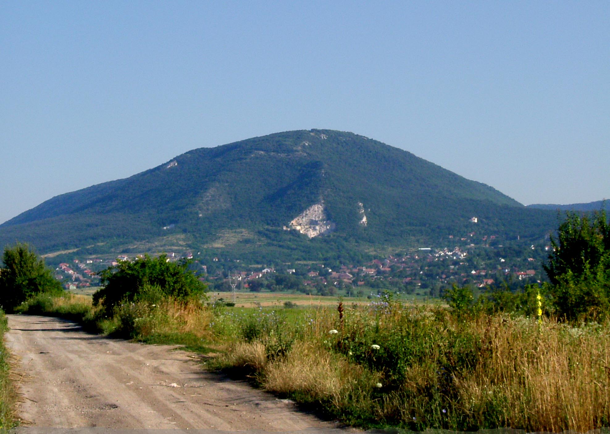 Marianosztra, Hungary