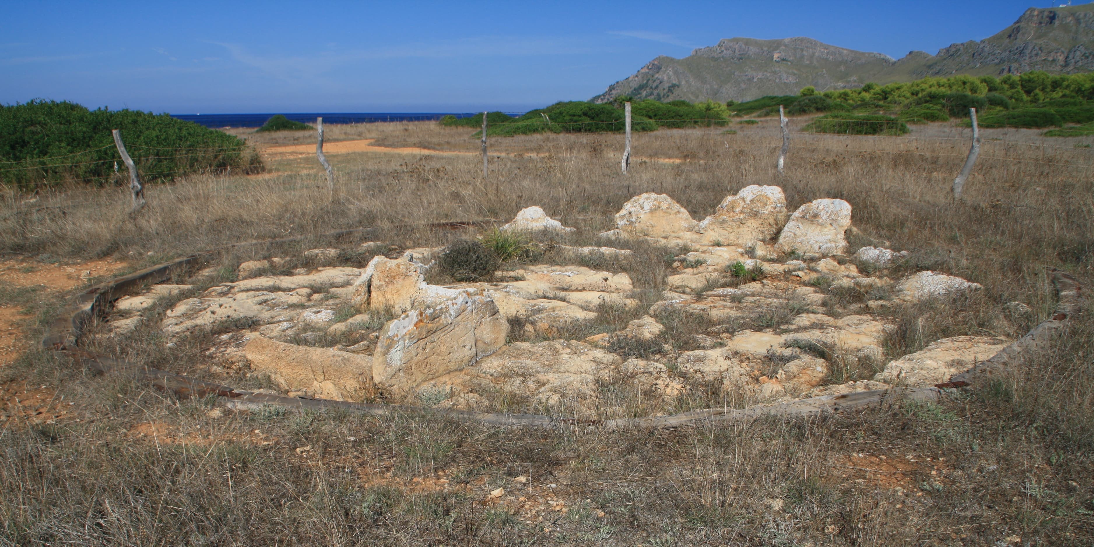 S'Aigua Dolça Dolmen
