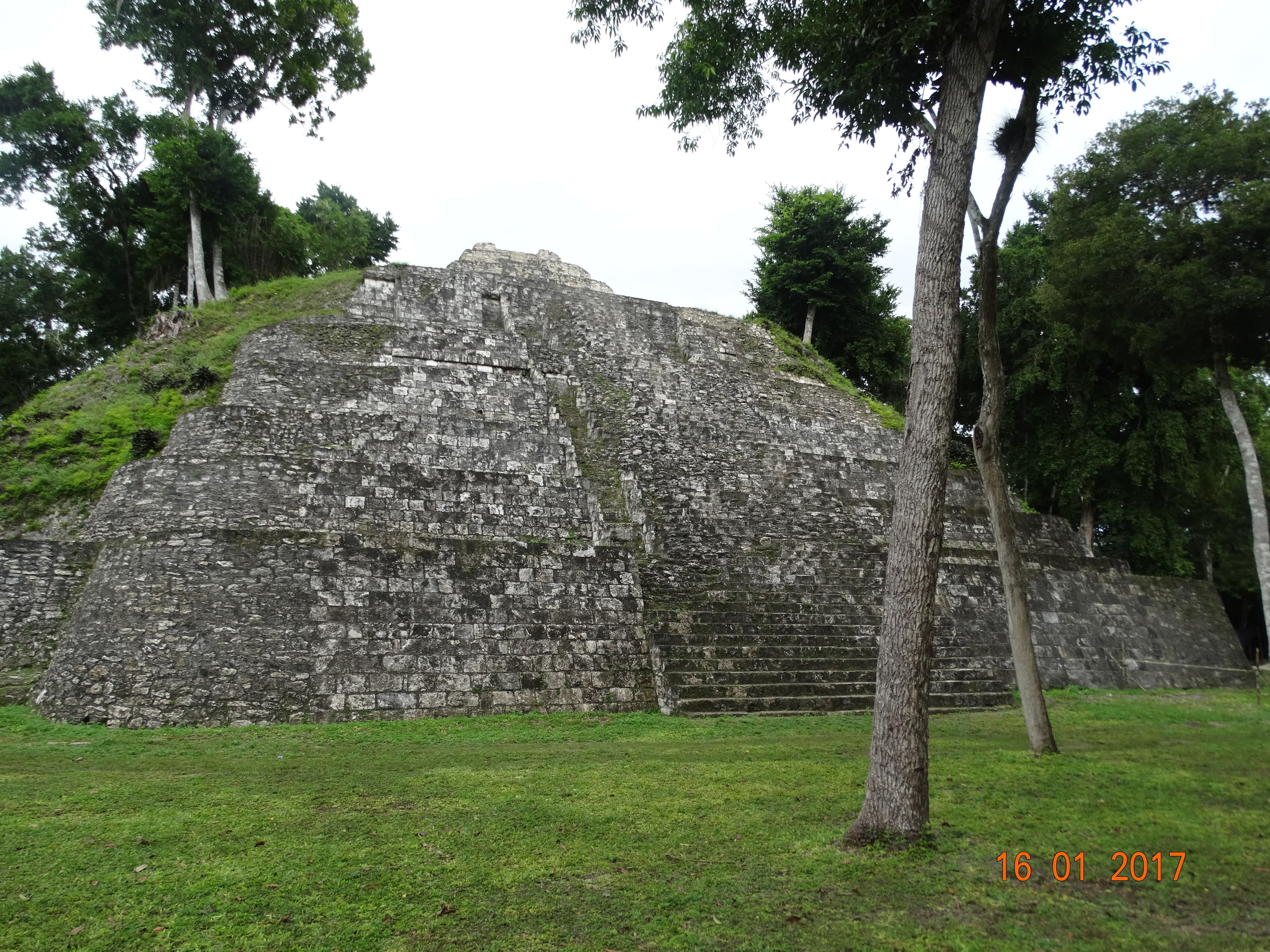 Acropolis Norte (Plaza E)