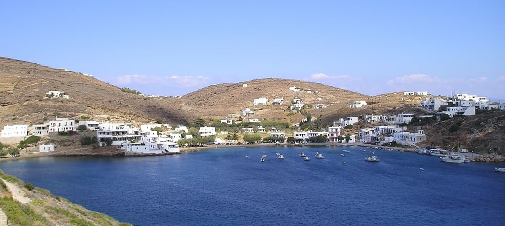Baie et port de Faros, Sifnos, Cyclades, Greece