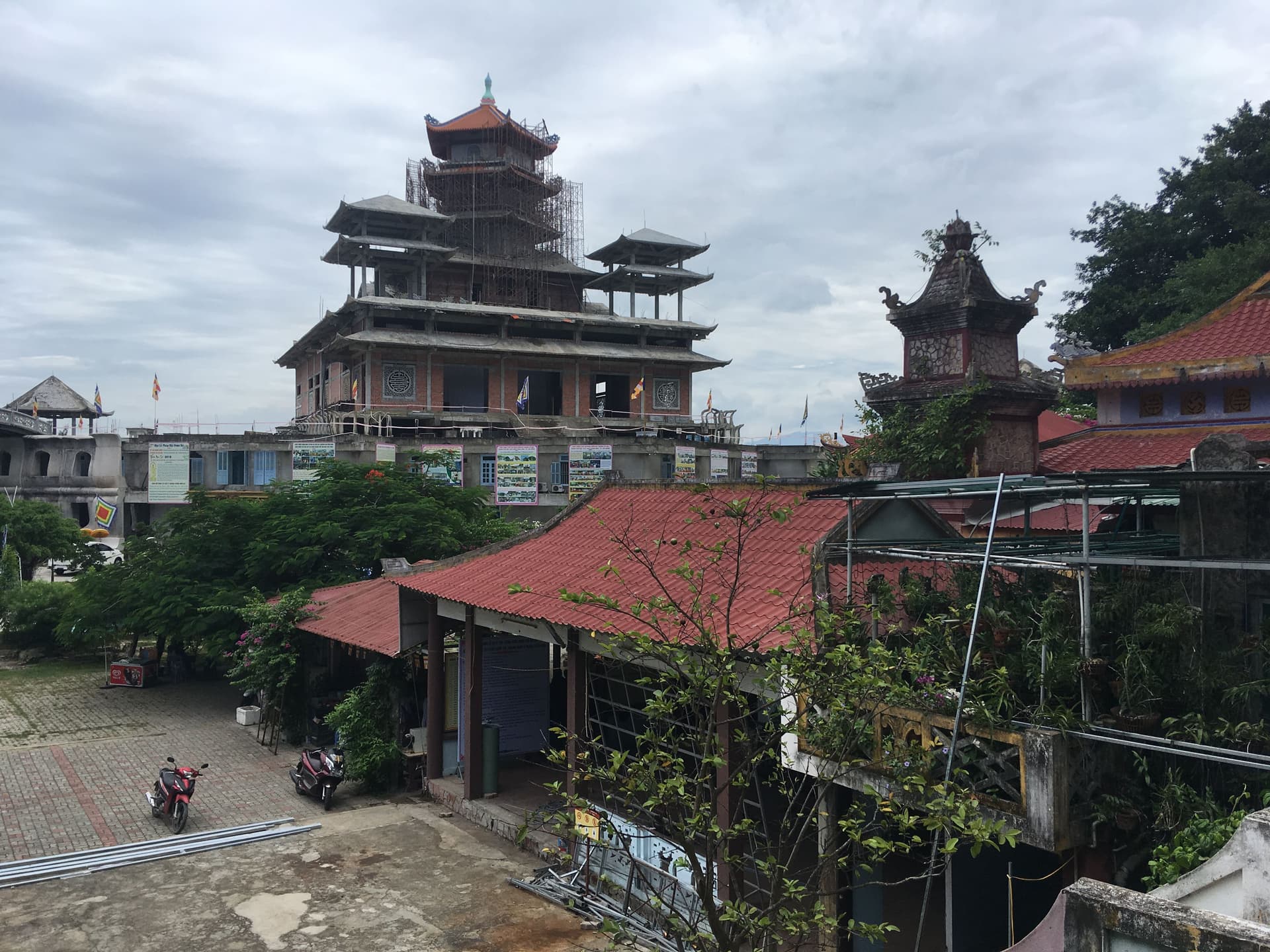 Quan Thế Âm Pagoda
