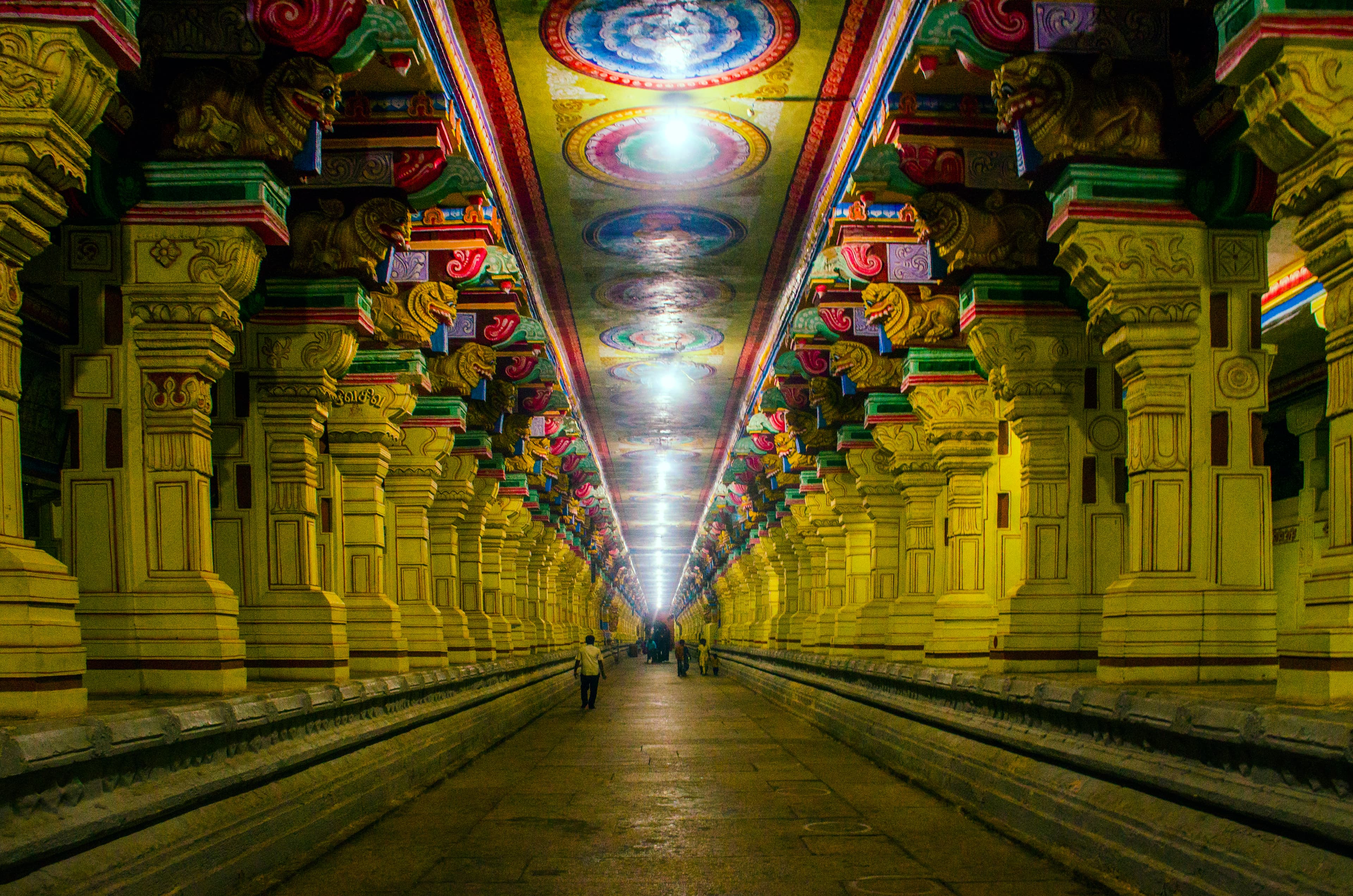Pillared corridor of Ramanathaswamy Temple