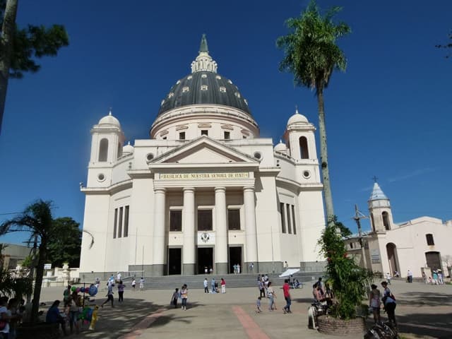 This is a photo of an Argentine monument identified by the ID