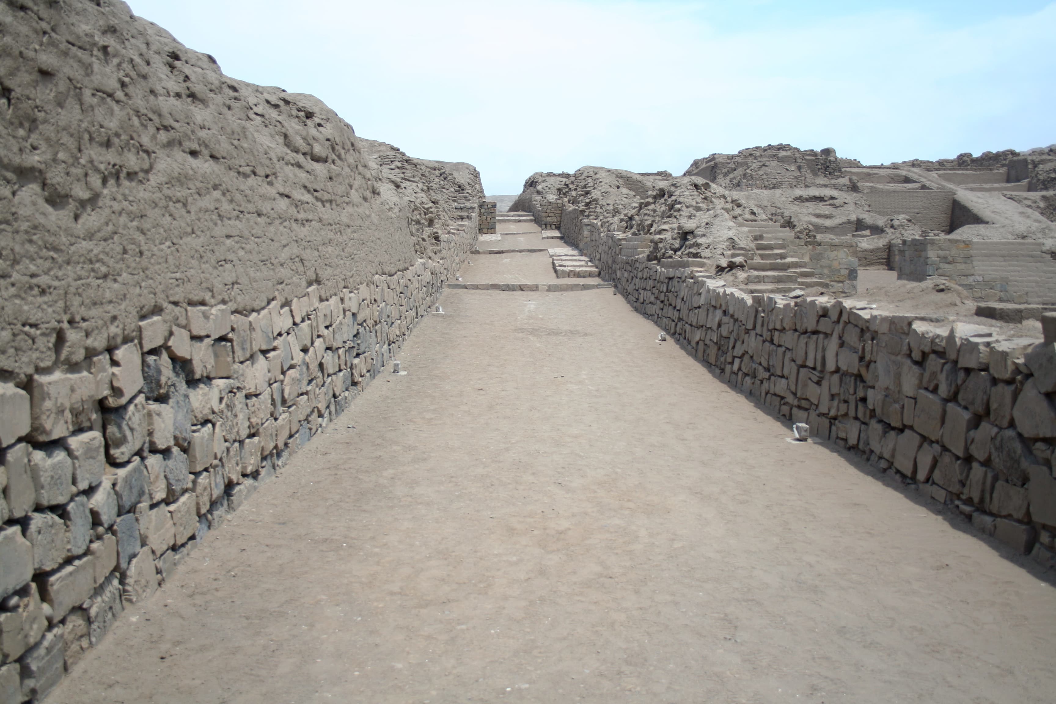 Calle Norte Sur - Pachacamac, Peru
