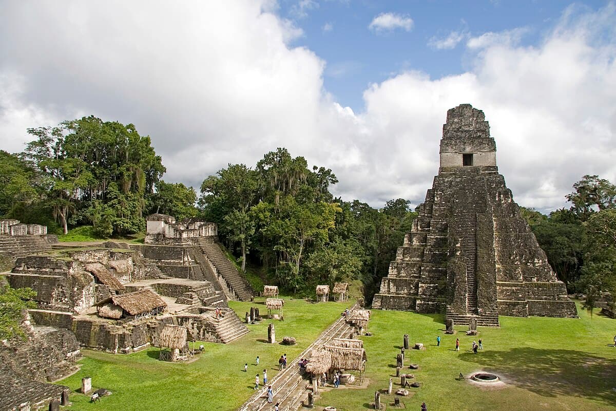 Plaza Mayor, Parque Nacional Tikal, Petén, Guatemala