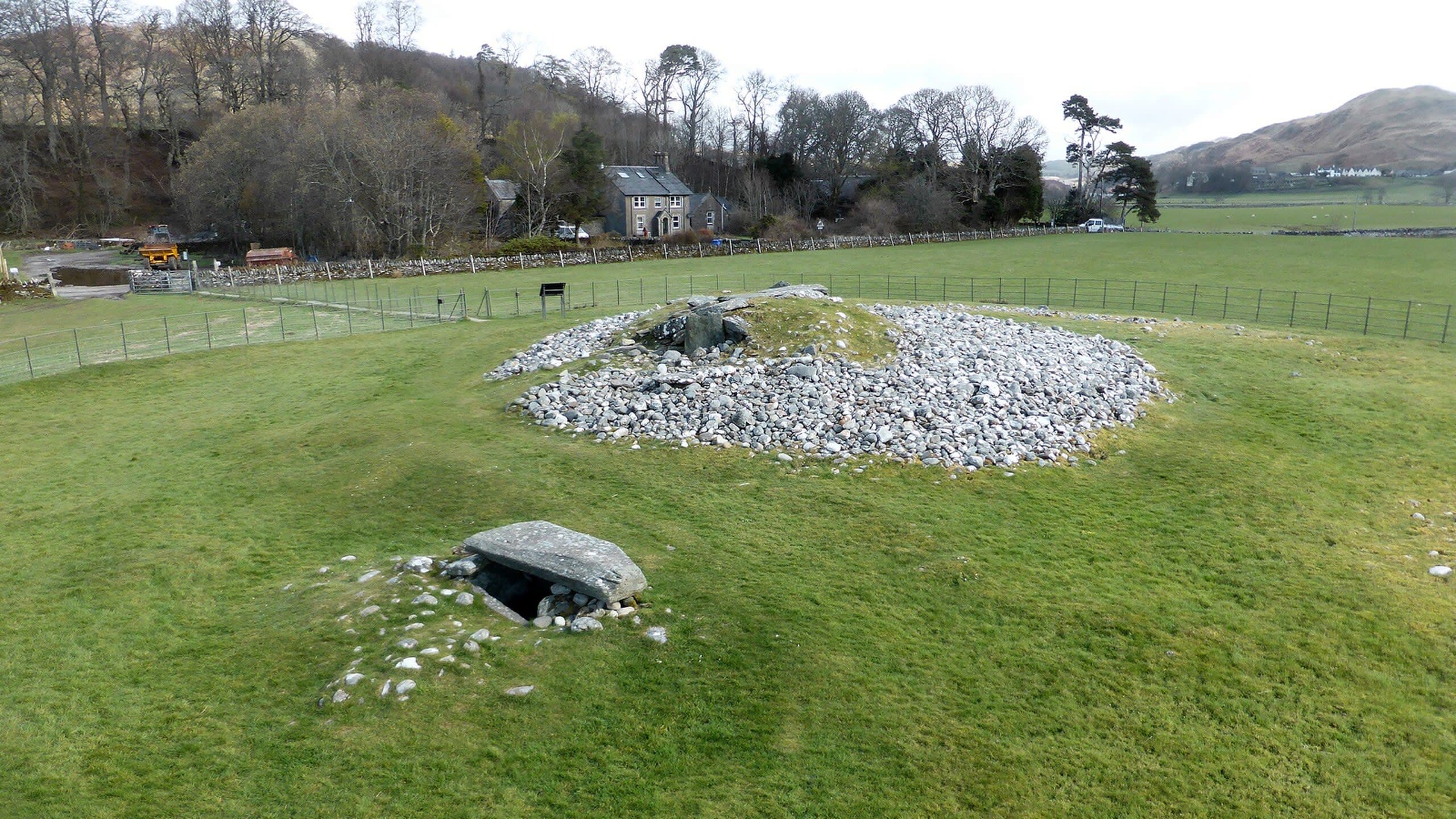 Nether Largie South Cairn