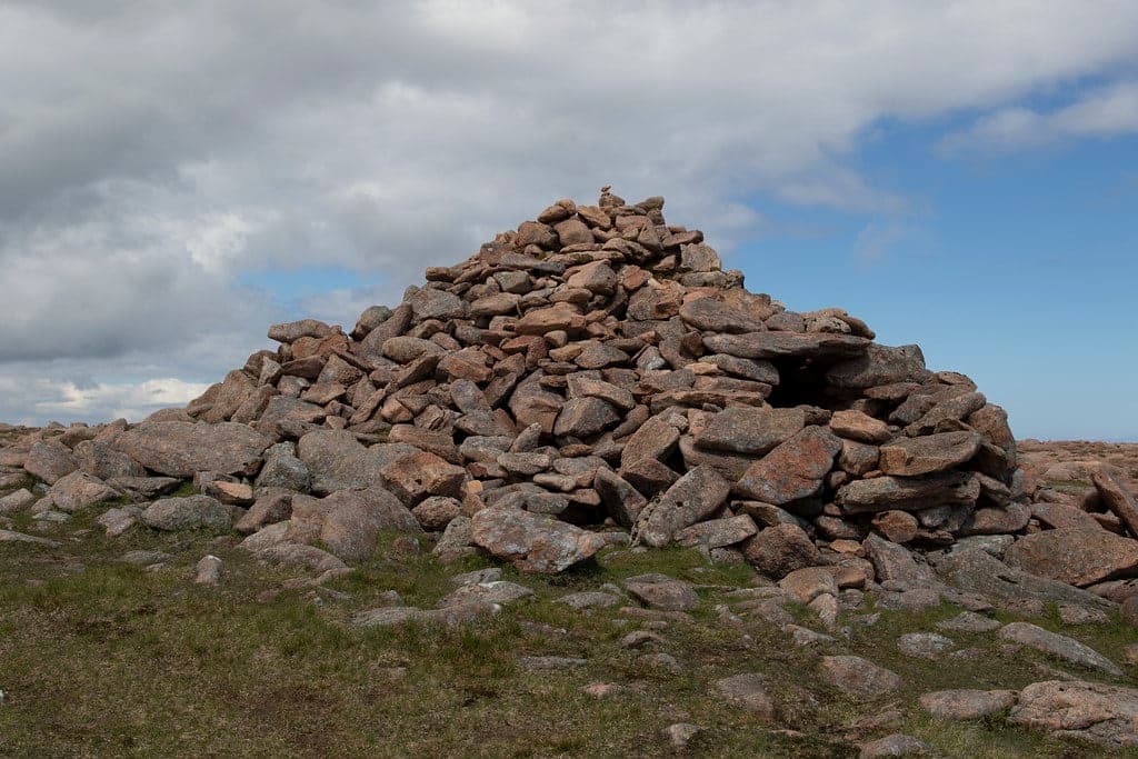 Ronas Hill Chambered Cairn