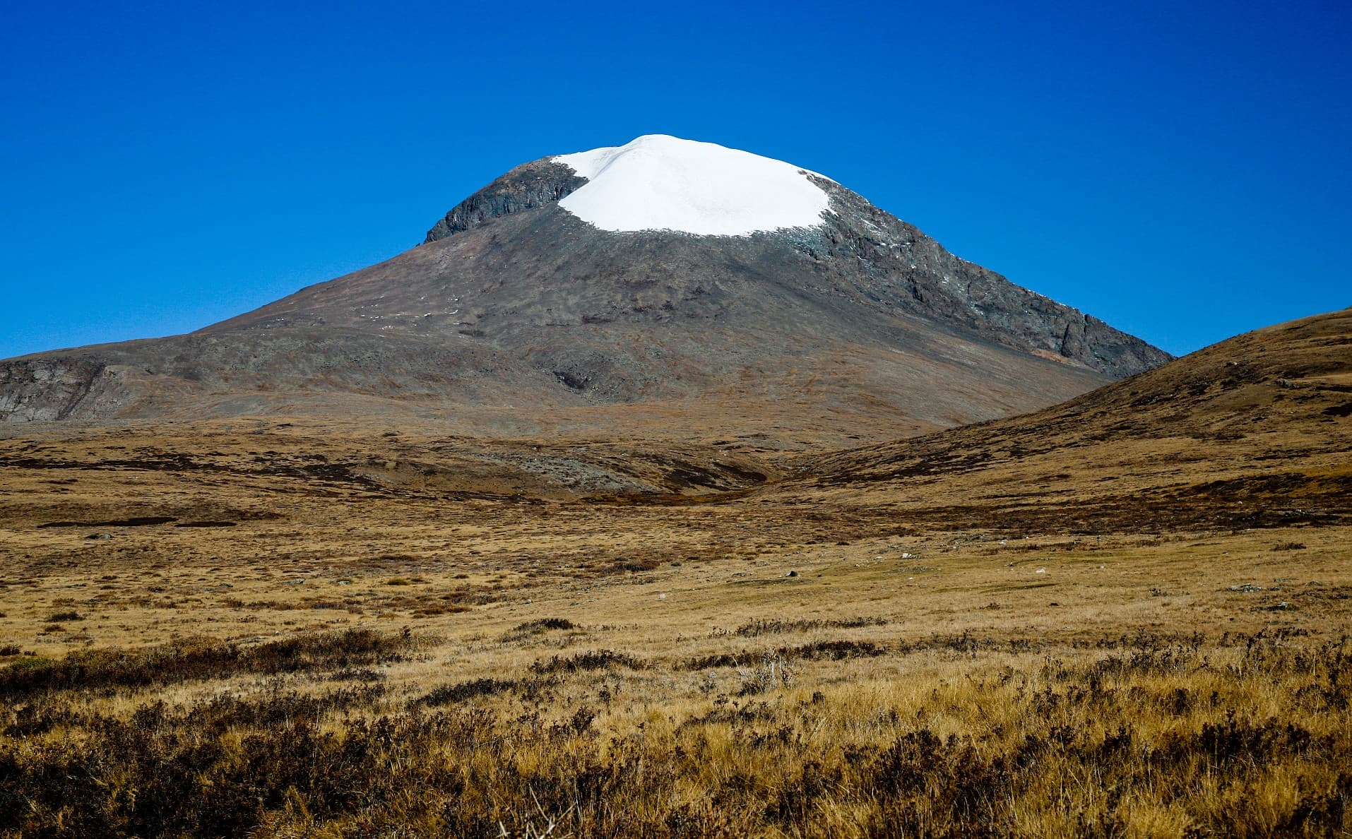 Otgontenger Mountain