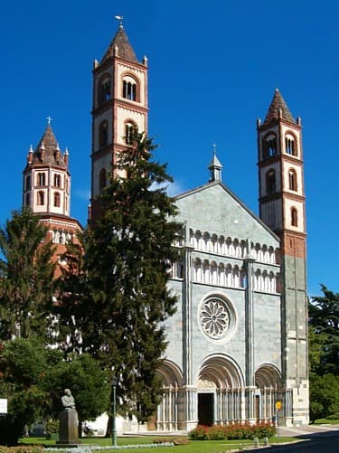 Basilica of Sant'Andrea, Vercelli
