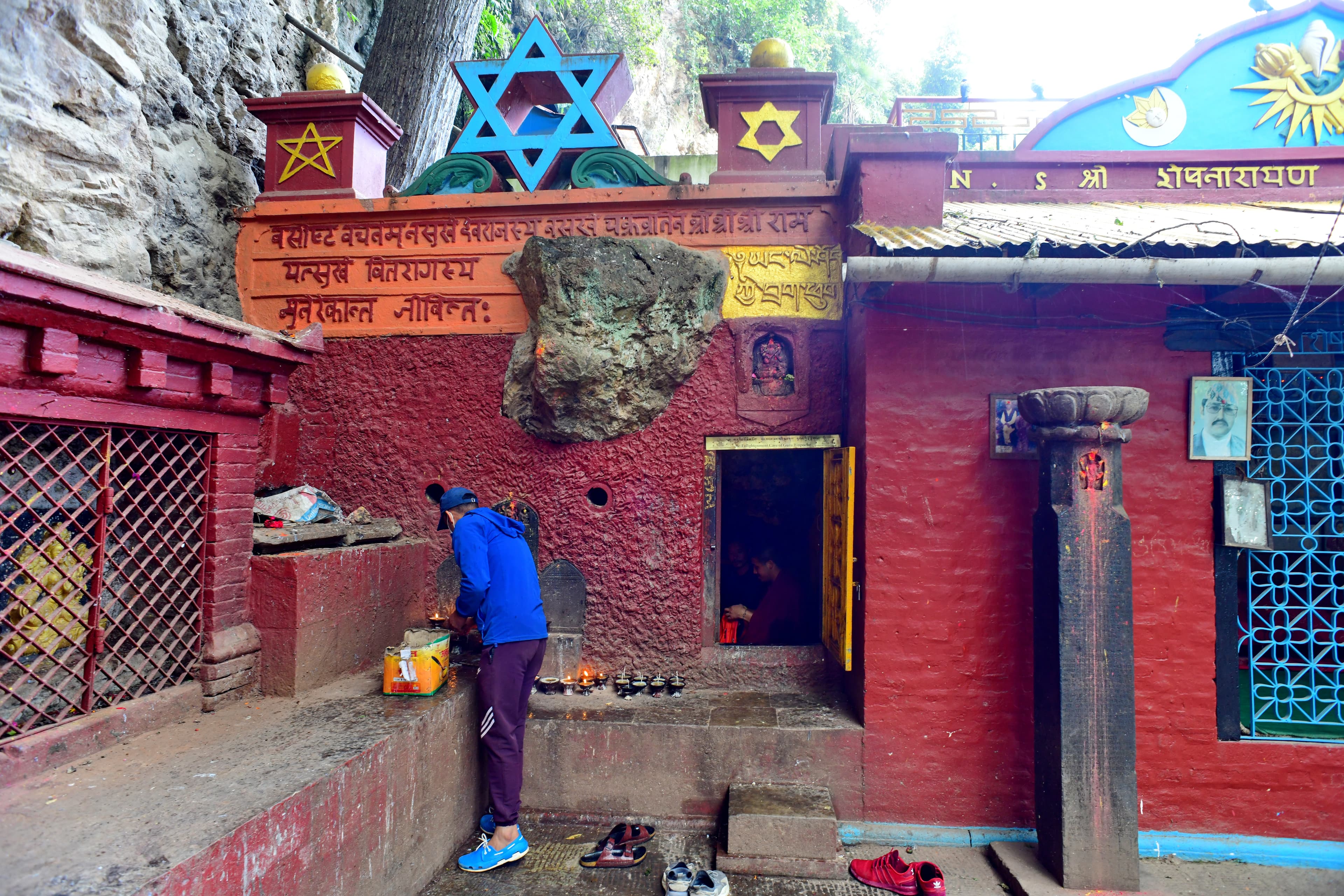 Yanglesho Cave