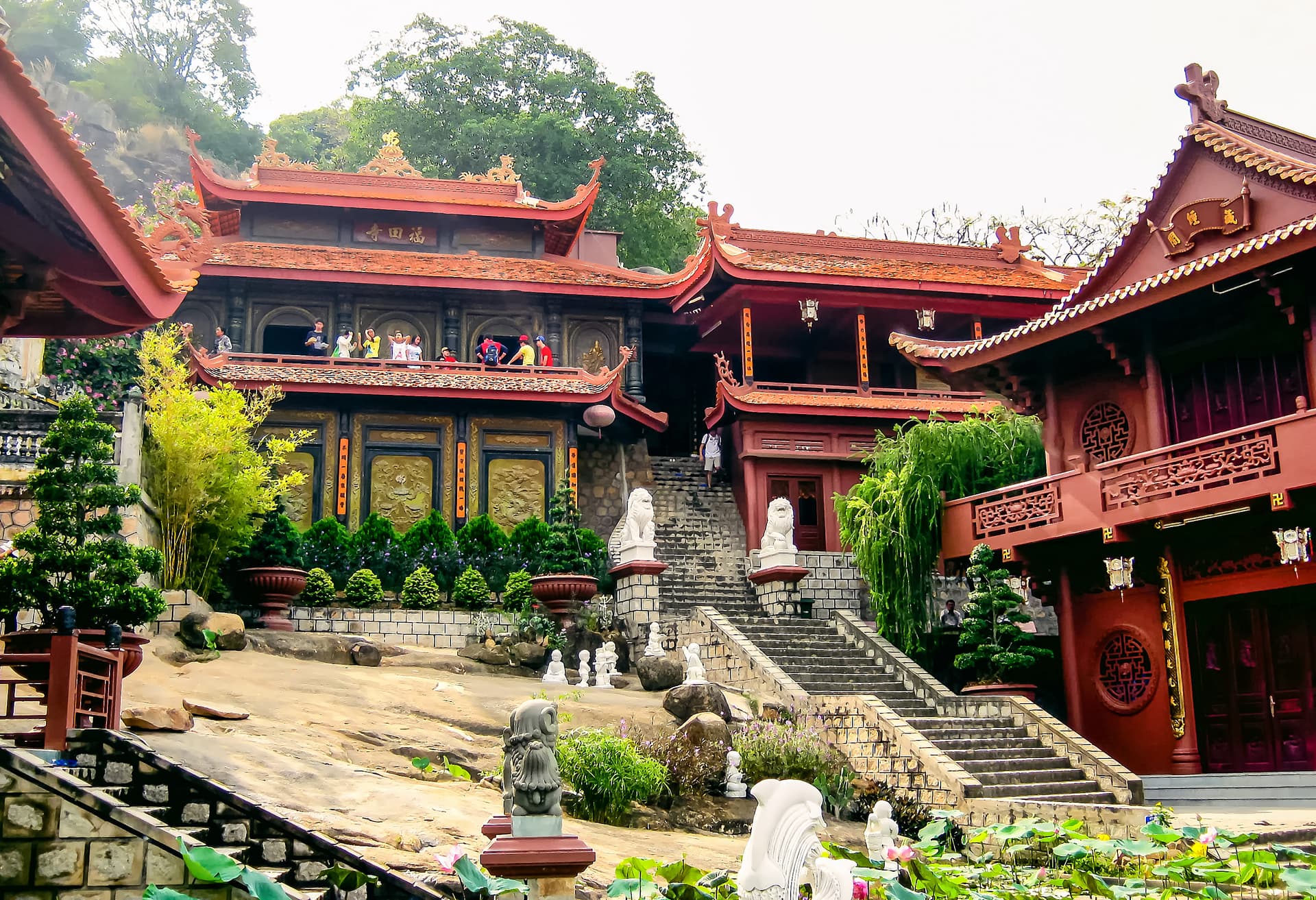 Hang Pagoda, Núi Sam