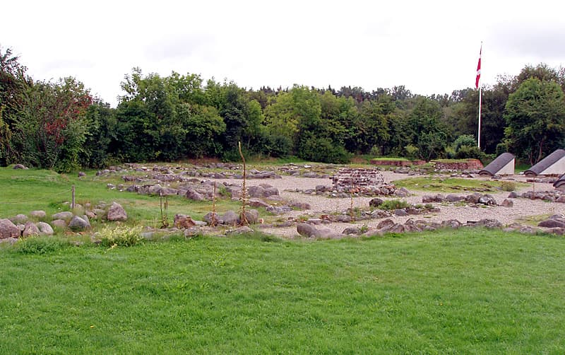 Øm Abbey Ruins