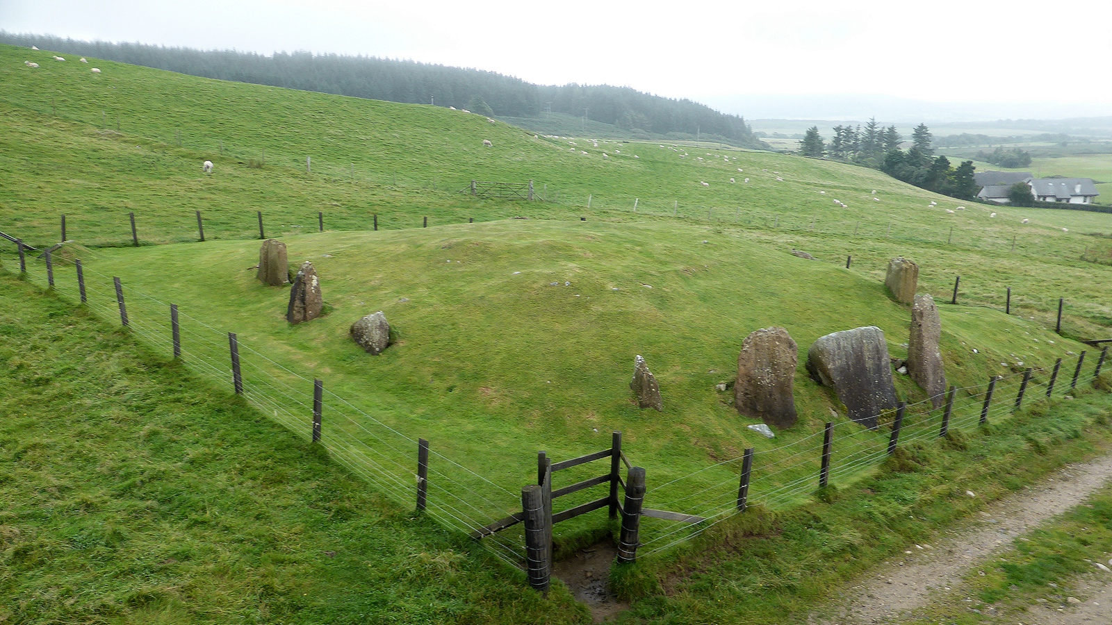 Auchagallon Curved Cairn