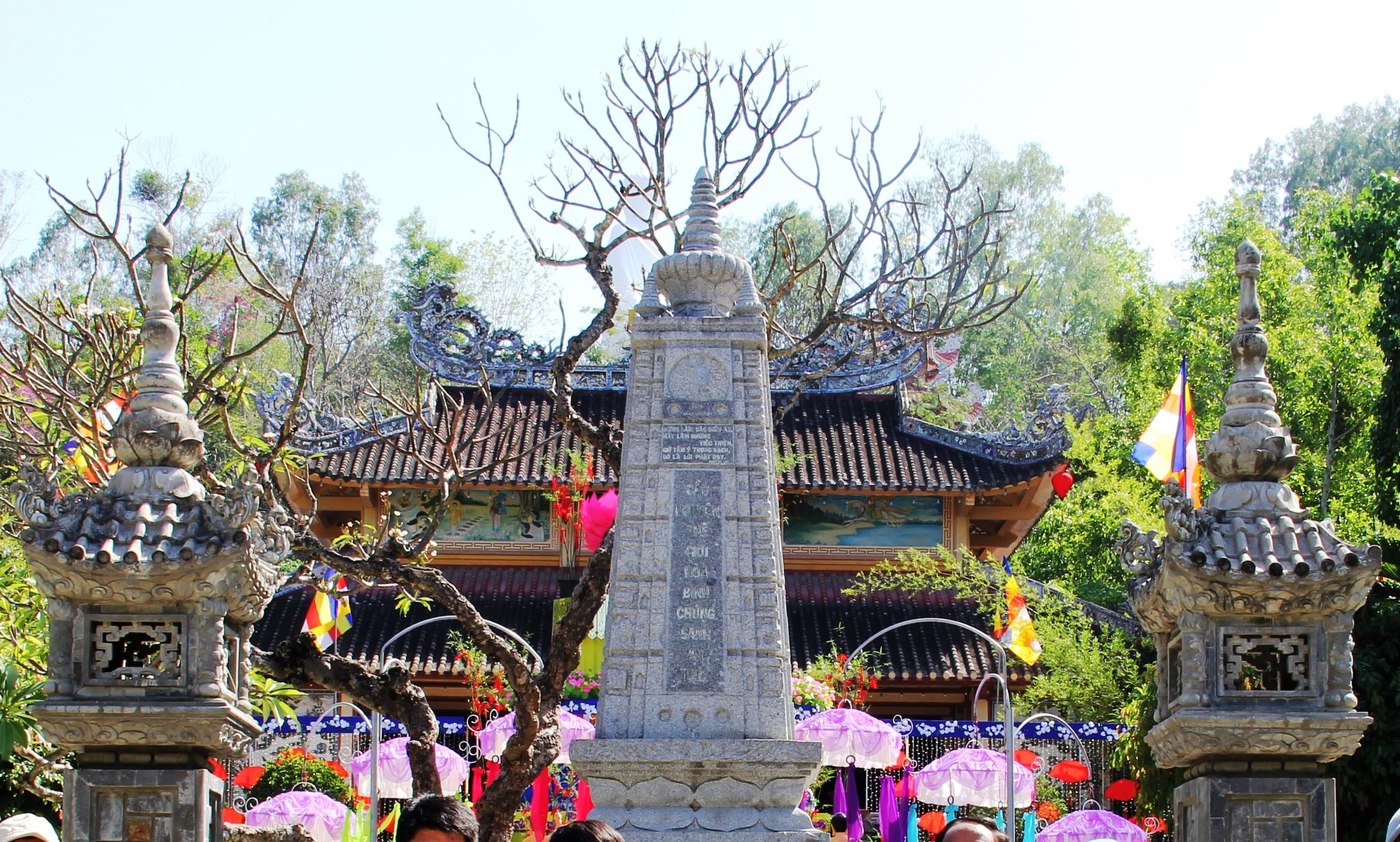 Long Sơn Pagoda