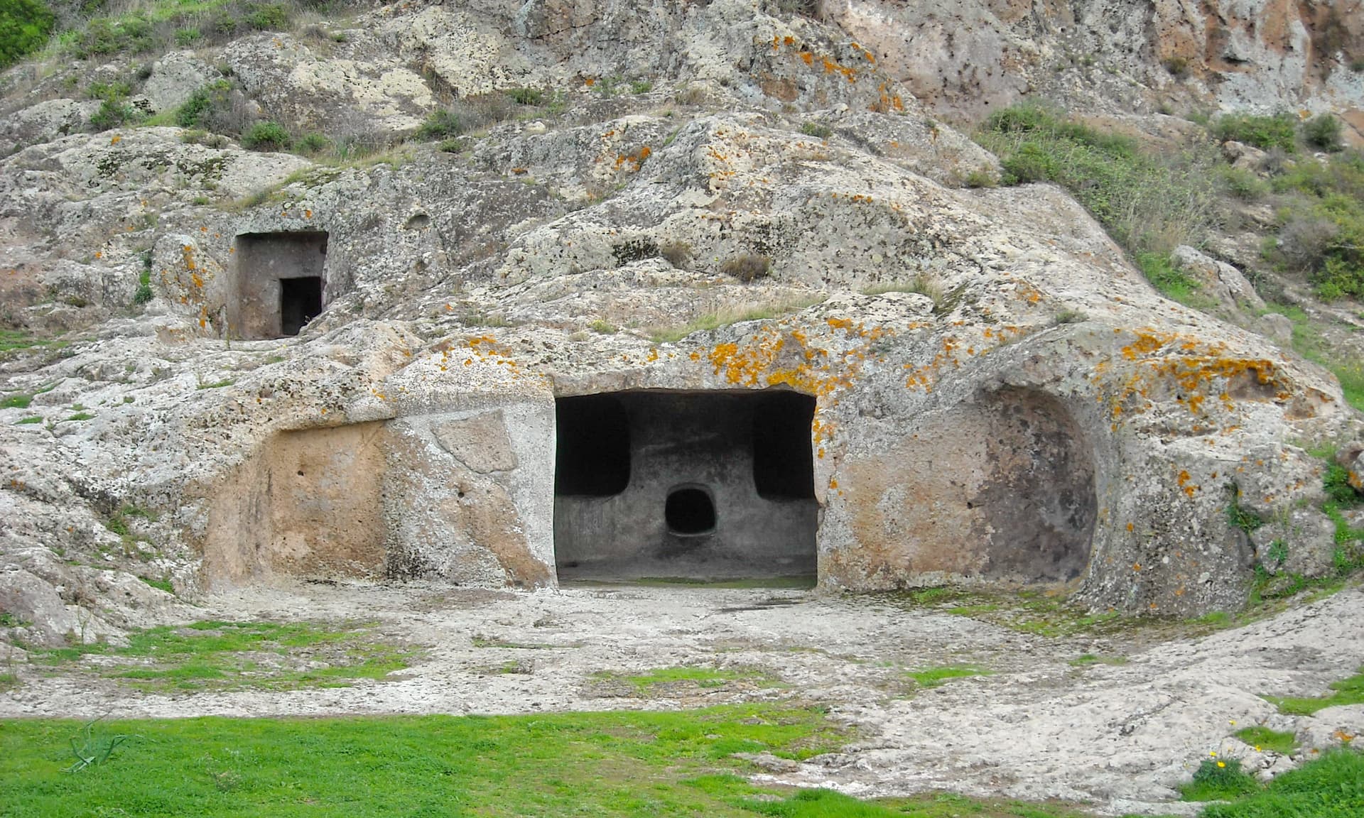 Necropolis di Montessu