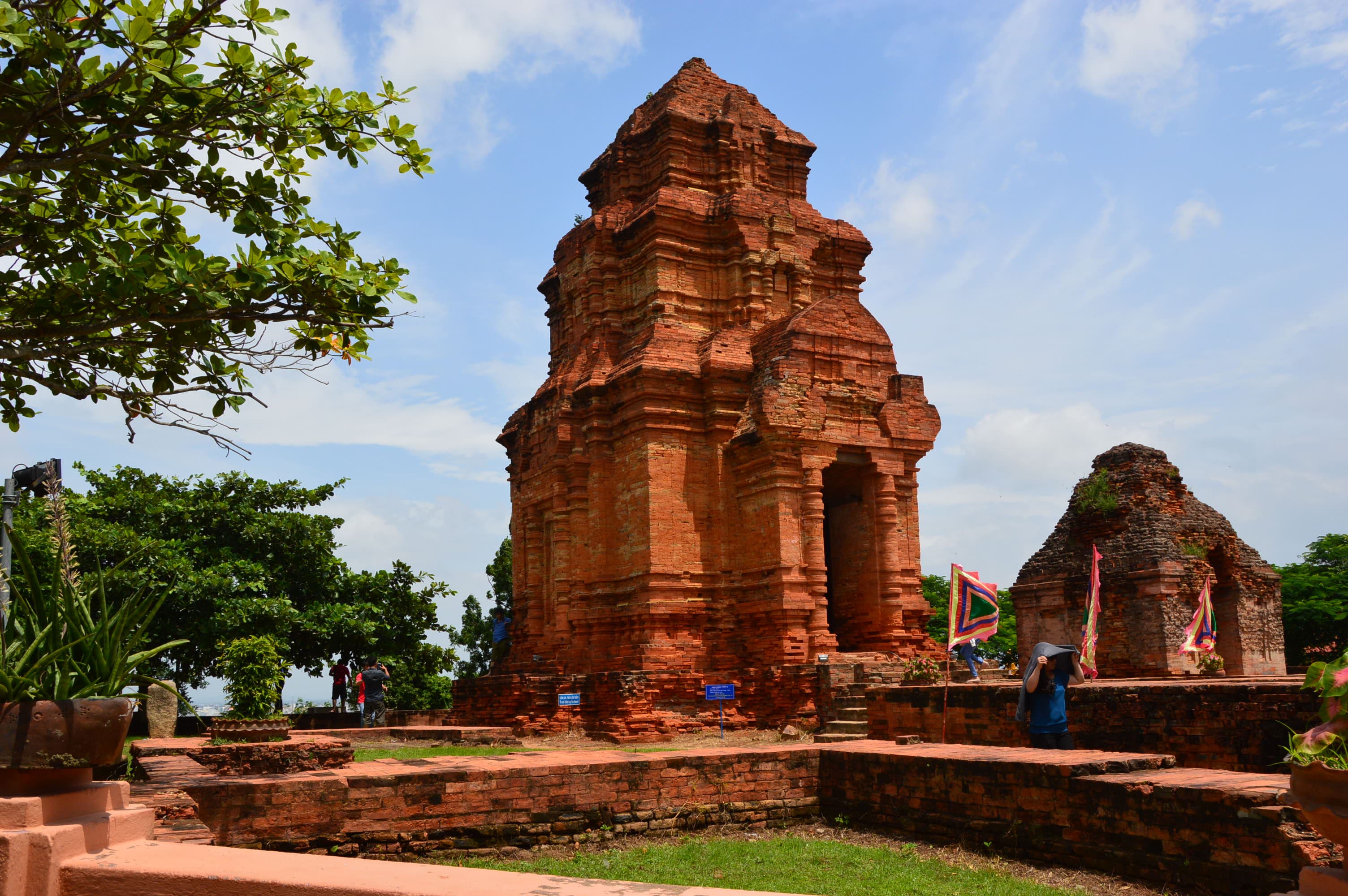 Pô Sah Inư Towers