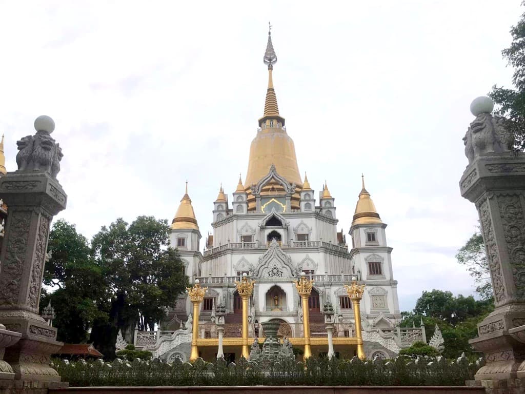 Bửu Long Pagoda